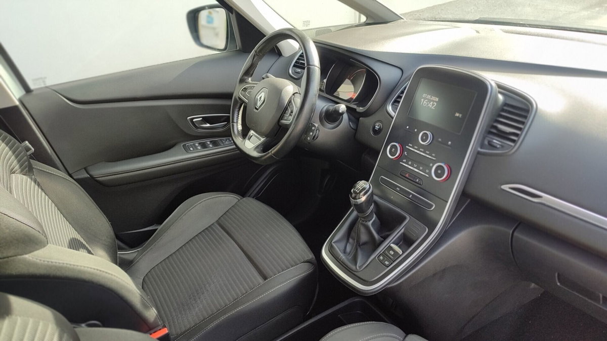 Renault Scenic E-Tech Electric 1.5 dCi 110CV EDC Energy (18)