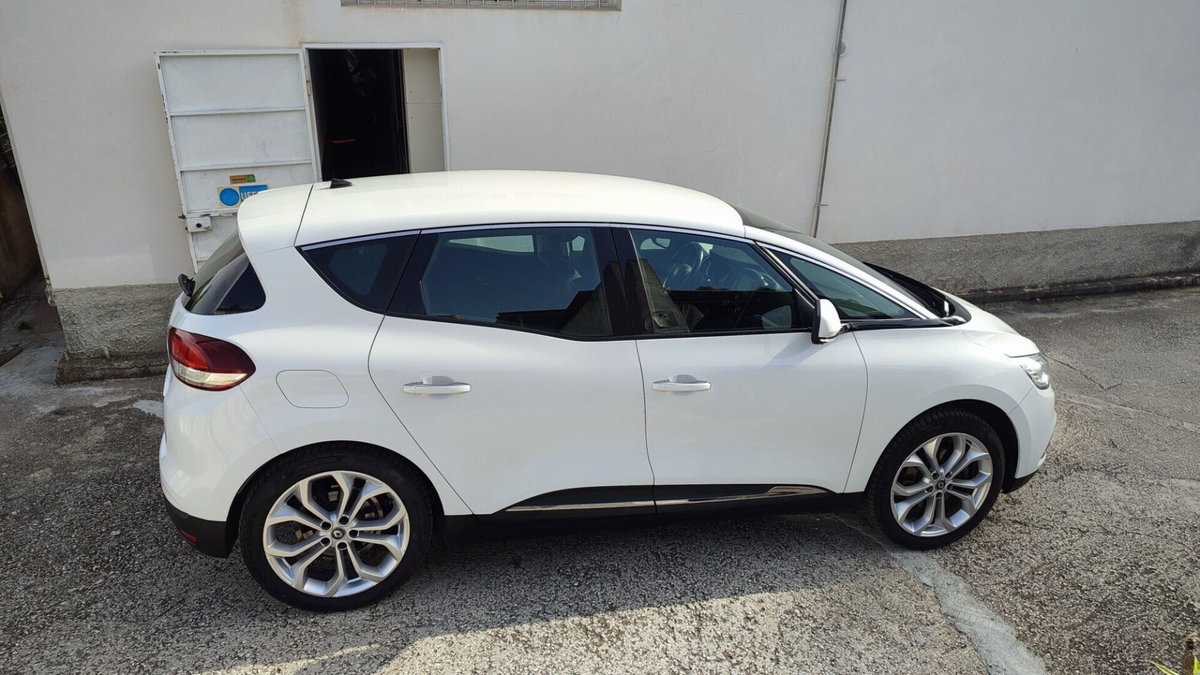 Renault Scenic E-Tech Electric 1.5 dCi 110CV EDC Energy (4)