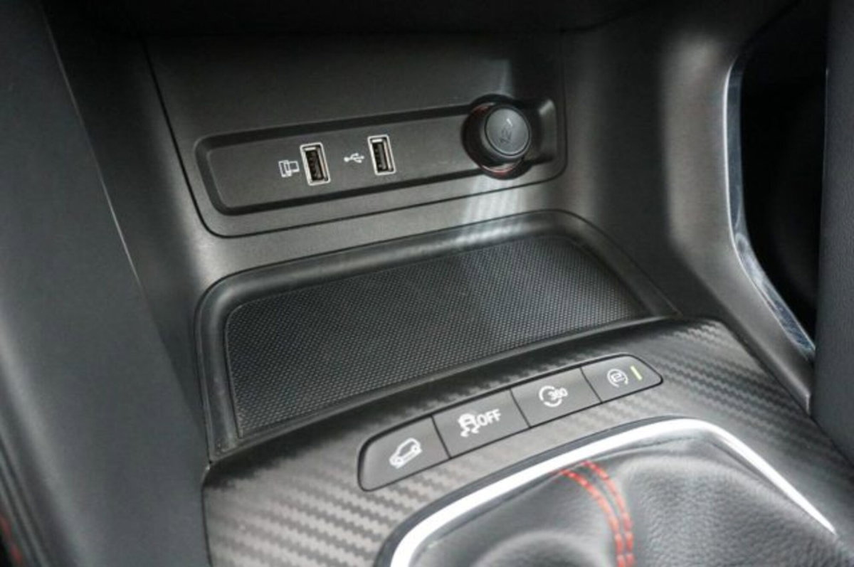 Mg ZS ZS 1.5 Luxury (14)