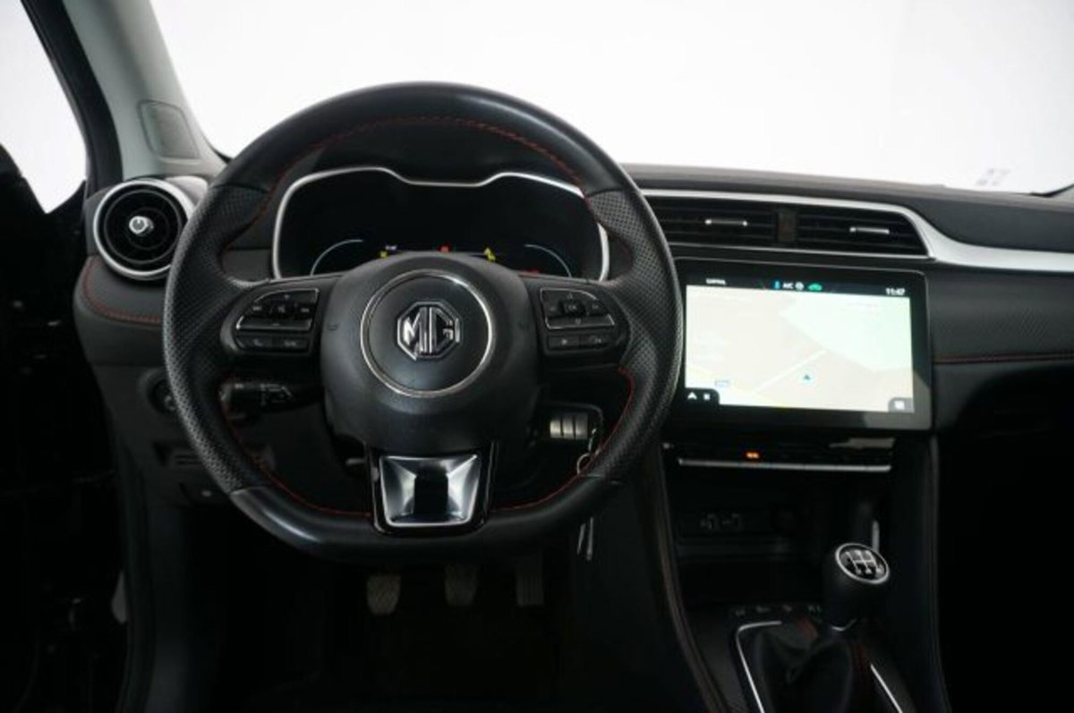 Mg ZS ZS 1.5 Luxury (8)
