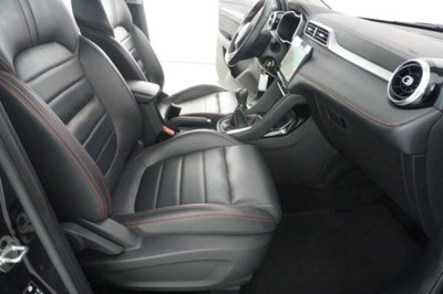 Mg ZS ZS 1.5 Luxury (10)
