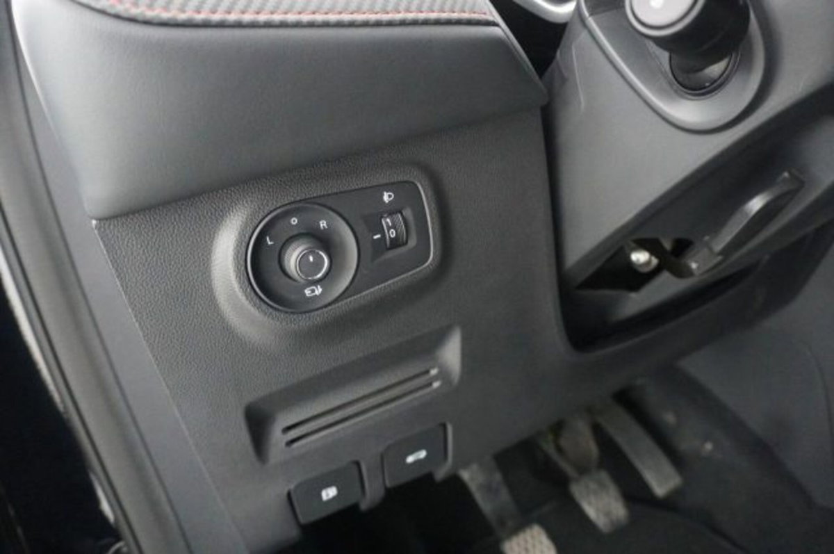 Mg ZS ZS 1.5 Luxury (14)