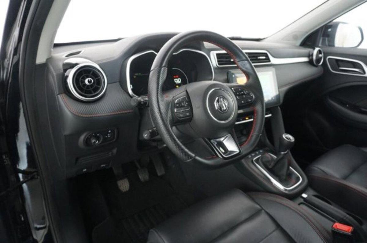 Mg ZS ZS 1.5 Luxury (7)
