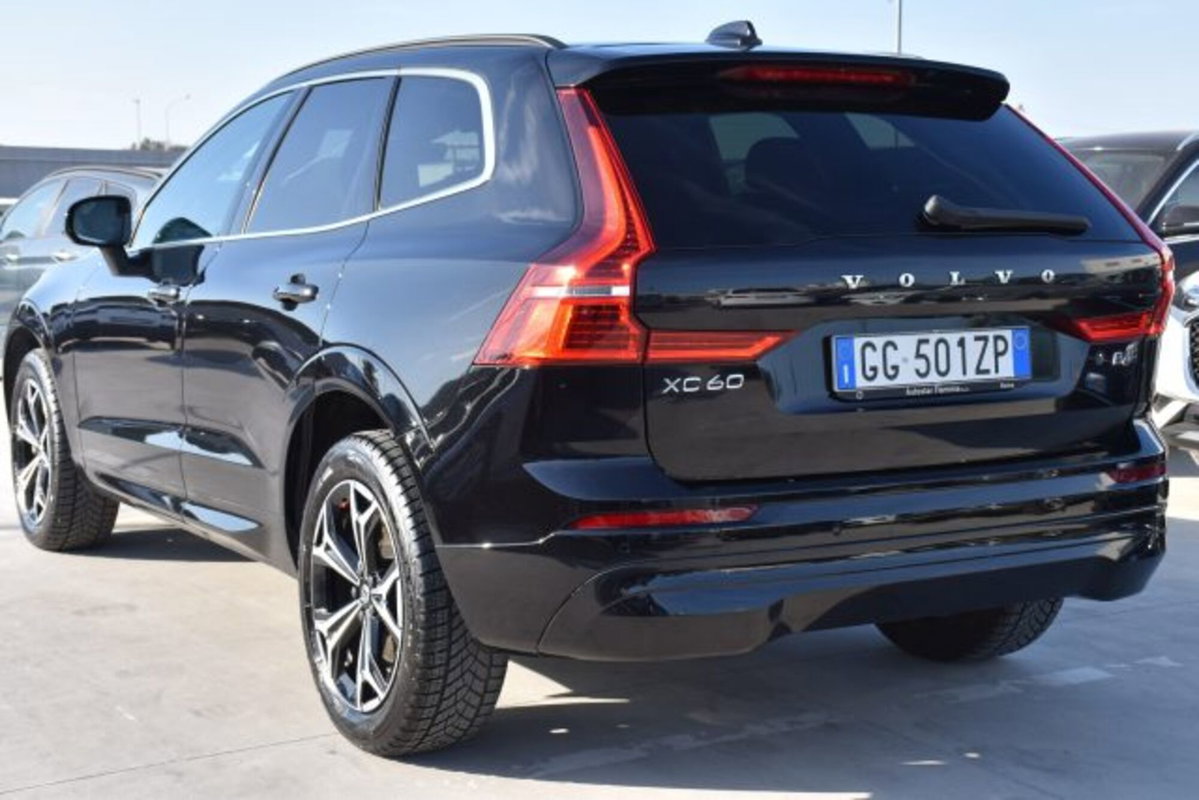 Volvo XC60 B4 (d) AWD Geartronic Momentum Pro (6)