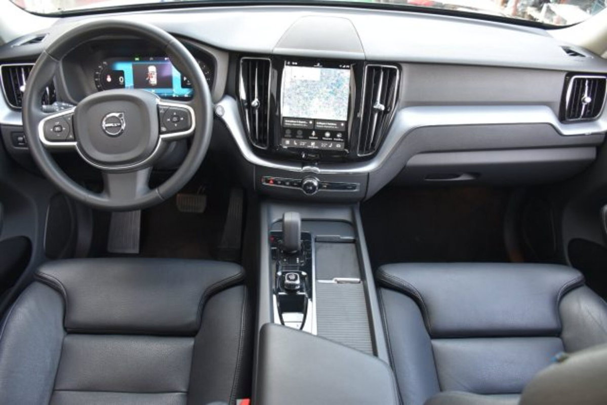 Volvo XC60 B4 (d) AWD Geartronic Momentum Pro (7)