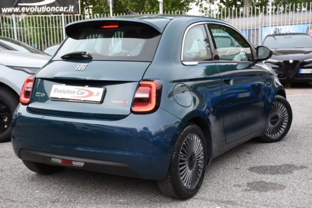 Fiat 500e Icon Berlina 42 kWh (3)