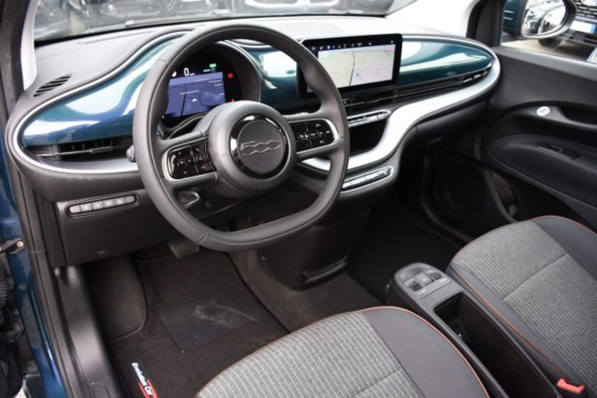 Fiat 500e Icon Berlina 42 kWh (5)