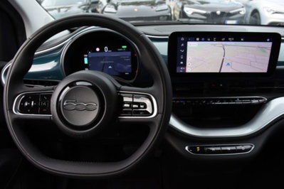 Fiat 500e Icon Berlina 42 kWh (9)
