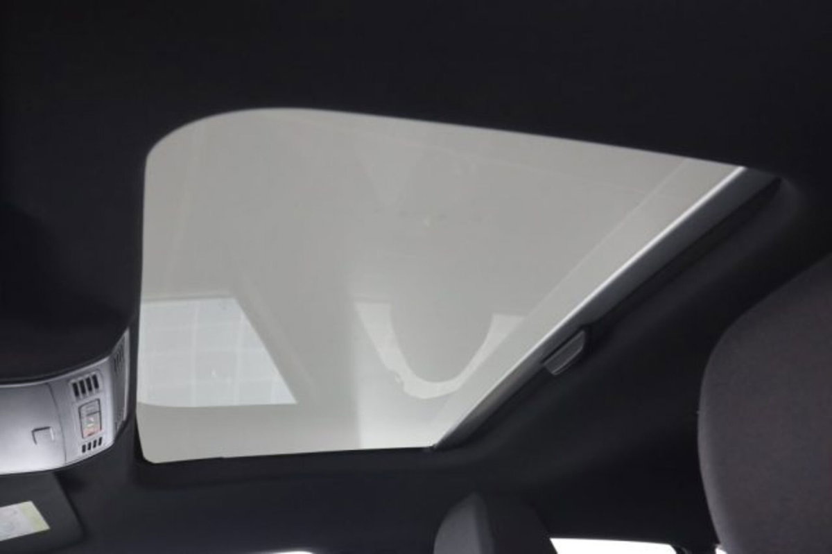 Volkswagen Taigo 1.0 tsi R-Line 115cv (13)