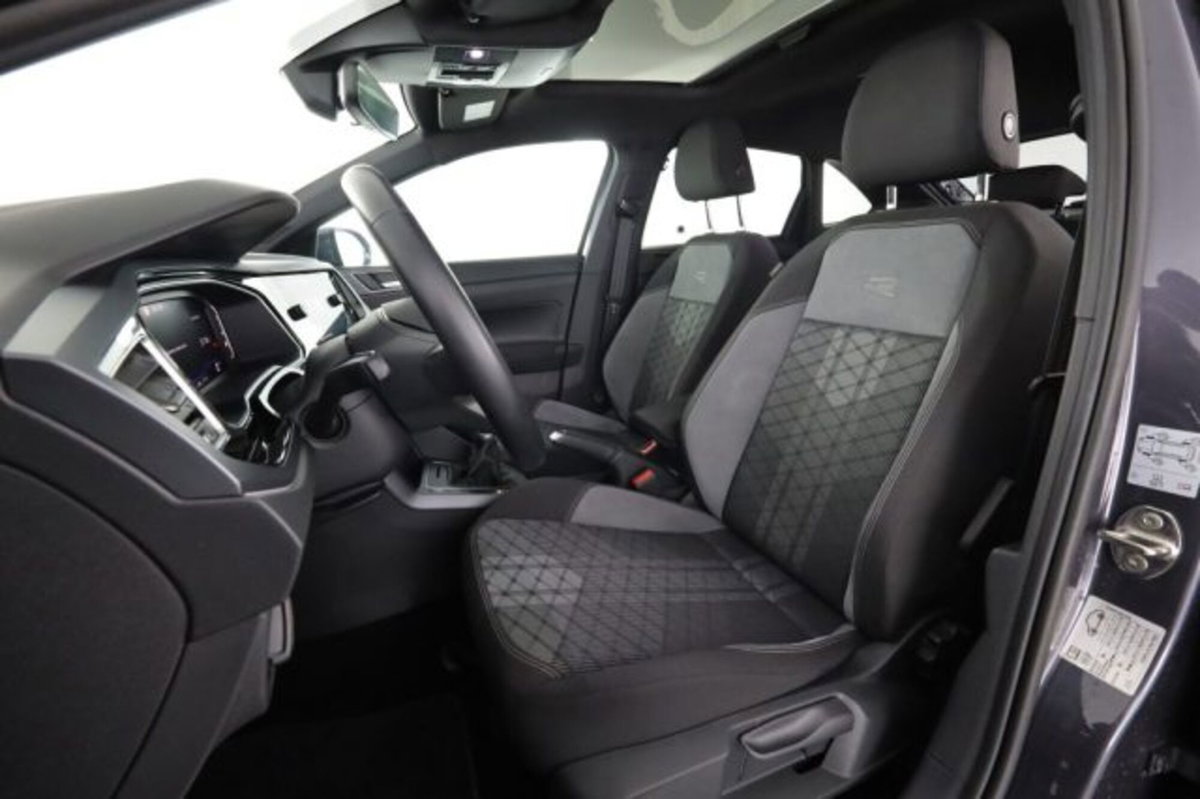 Volkswagen Taigo 1.0 tsi R-Line 115cv (2)