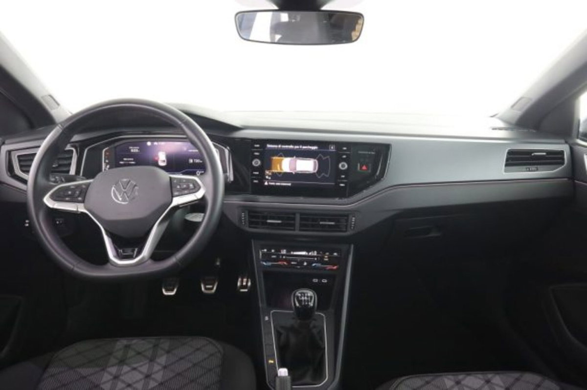 Volkswagen Taigo 1.0 tsi R-Line 115cv (4)