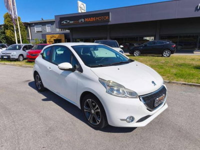 Peugeot 208 82 3 porte Active usata