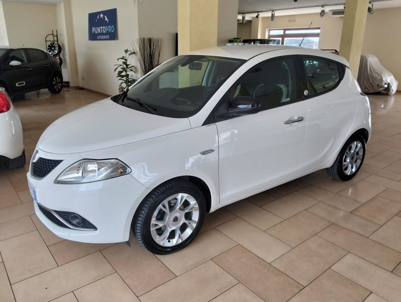 Lancia Ypsilon 1.2 69 CV 5 porte GPL Ecochic Gold