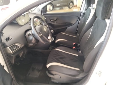 Lancia Ypsilon 1.2 69 CV 5 porte GPL Ecochic Gold (7)