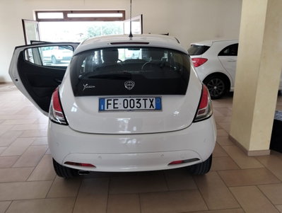 Lancia Ypsilon 1.2 69 CV 5 porte GPL Ecochic Gold (9)