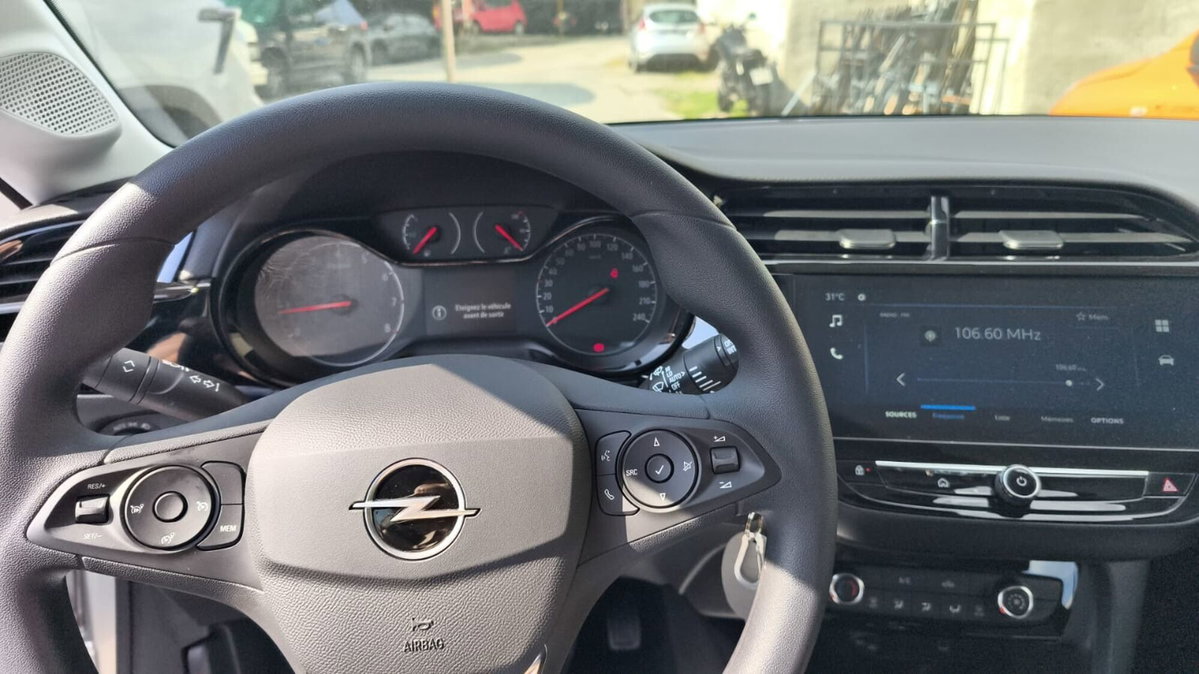 Opel Corsa 1.2 100 CV Edition (5)