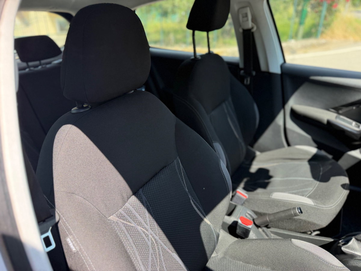 Peugeot 208 HDi 68 CV 5 porte Active (15)