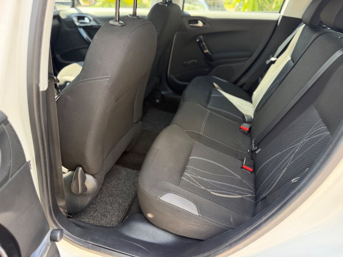 Peugeot 208 HDi 68 CV 5 porte Active (17)