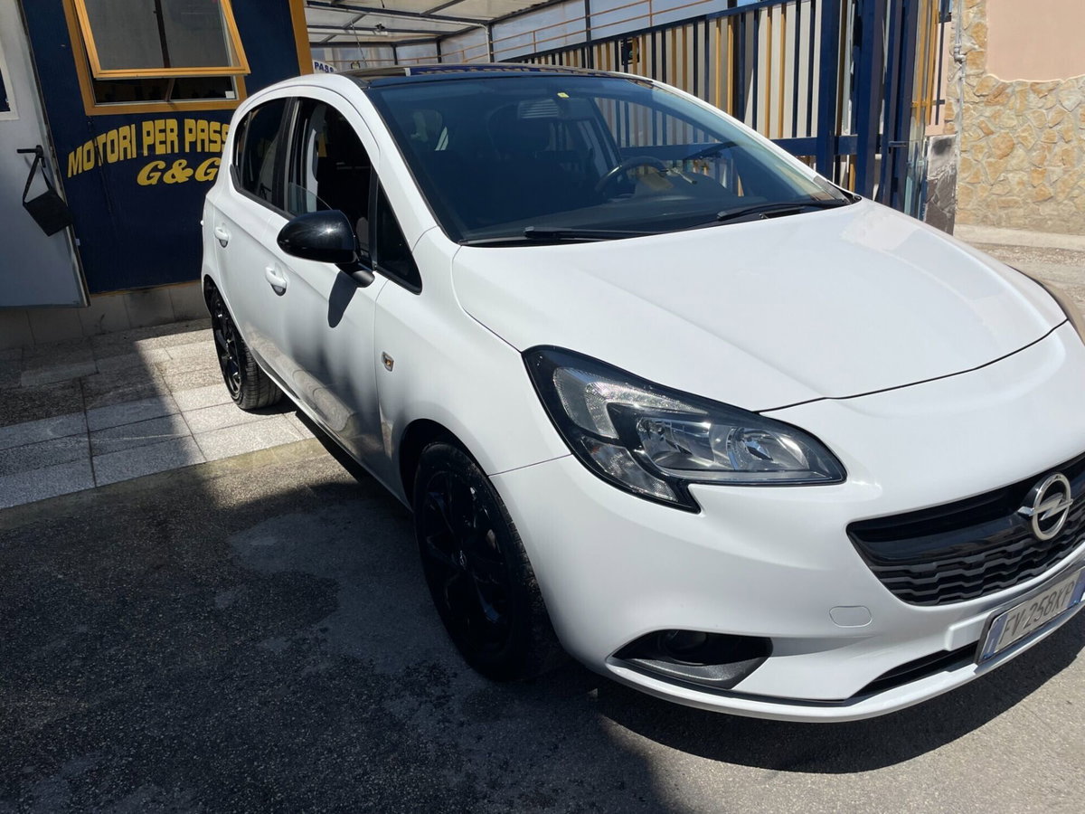 Opel Corsa 1.2 5 porte Black Edition (15)