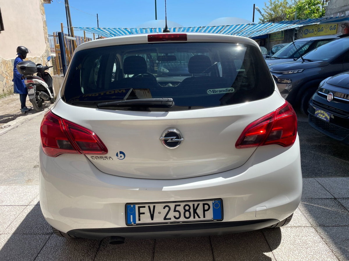 Opel Corsa 1.2 5 porte Black Edition (17)