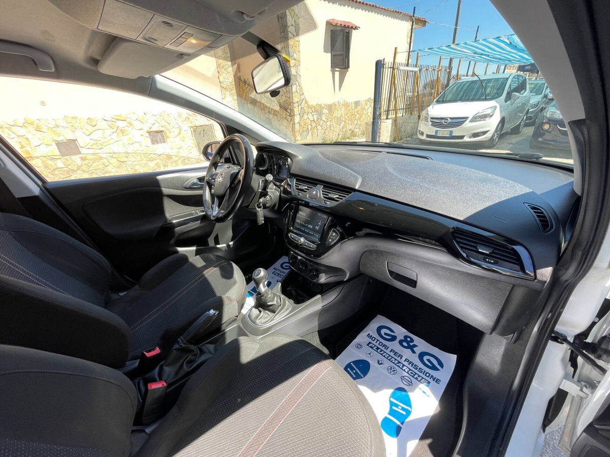 Opel Corsa 1.2 5 porte Black Edition (20)