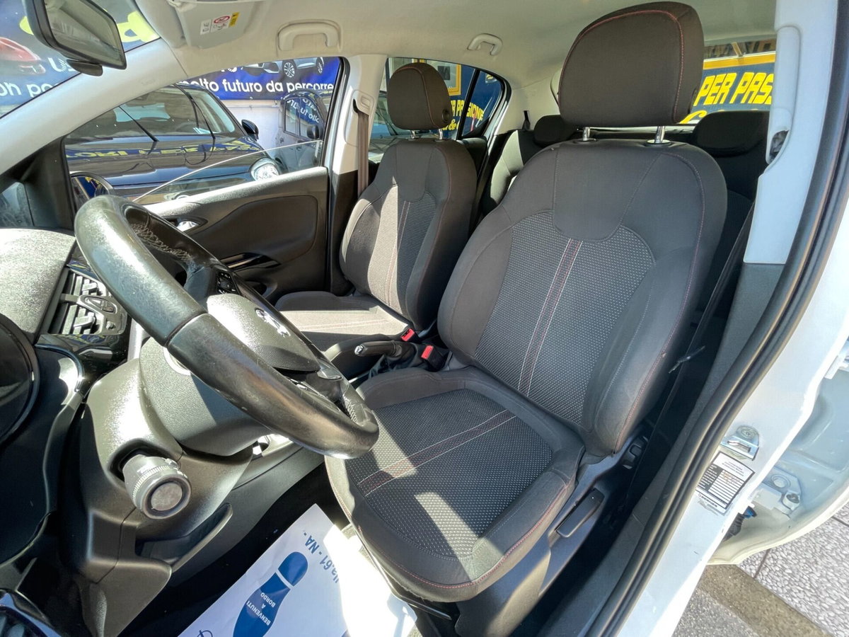 Opel Corsa 1.2 5 porte Black Edition (5)