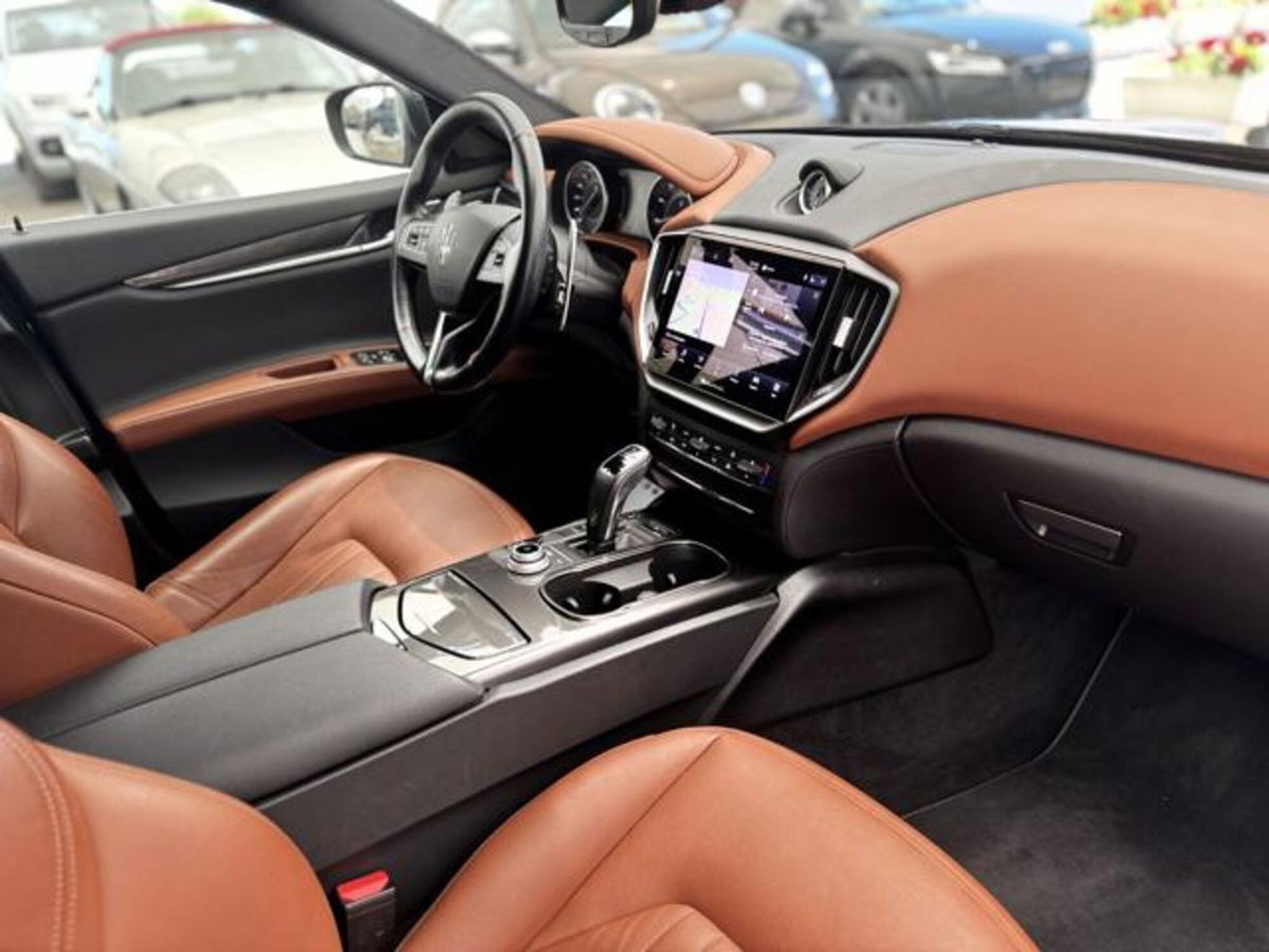 Maserati Ghibli Ghibli MHEV 330 CV GT (10)