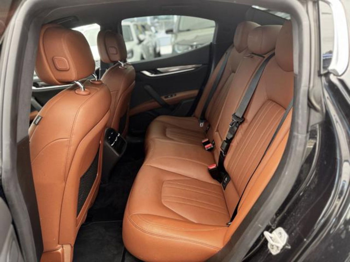 Maserati Ghibli Ghibli MHEV 330 CV GT (11)