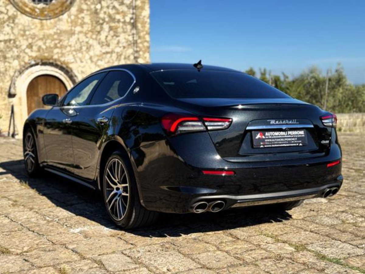 Maserati Ghibli Ghibli MHEV 330 CV GT (12)