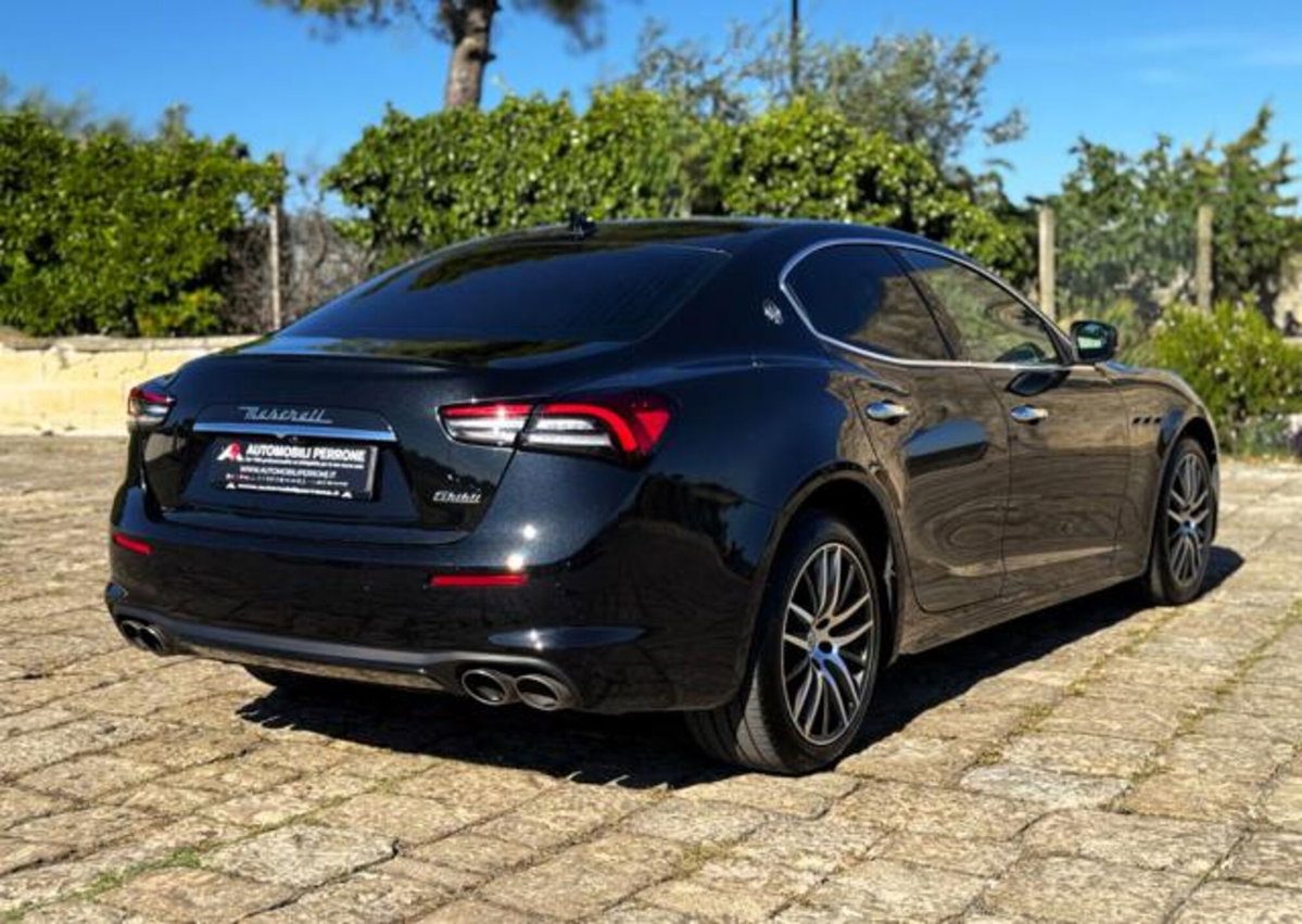 Maserati Ghibli Ghibli MHEV 330 CV GT (14)