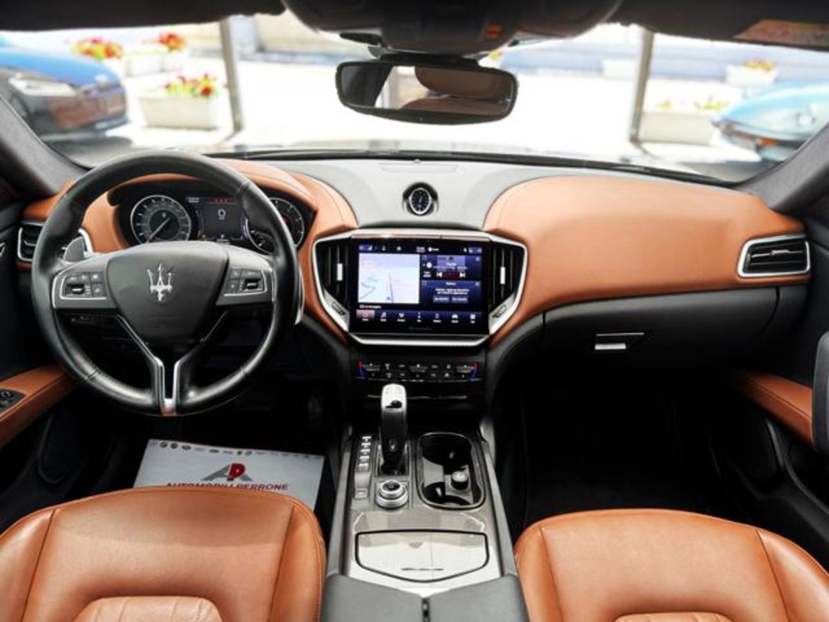 Maserati Ghibli Ghibli MHEV 330 CV GT (8)