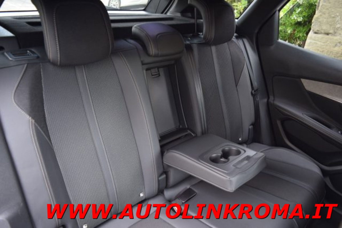 Peugeot 3008 PureTech Turbo 130 S&S EAT8 GT (13)