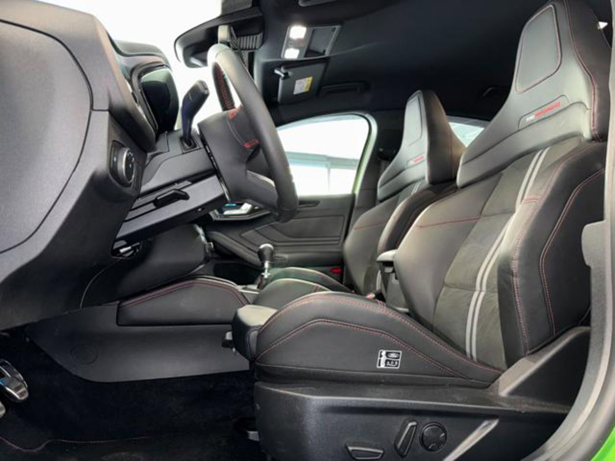 Ford Focus 2.3 EcoBoost 280 CV 5p. ST (14)