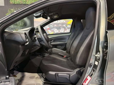 Toyota Aygo X 1.0 Lounge Air 72cv s-cvt (9)