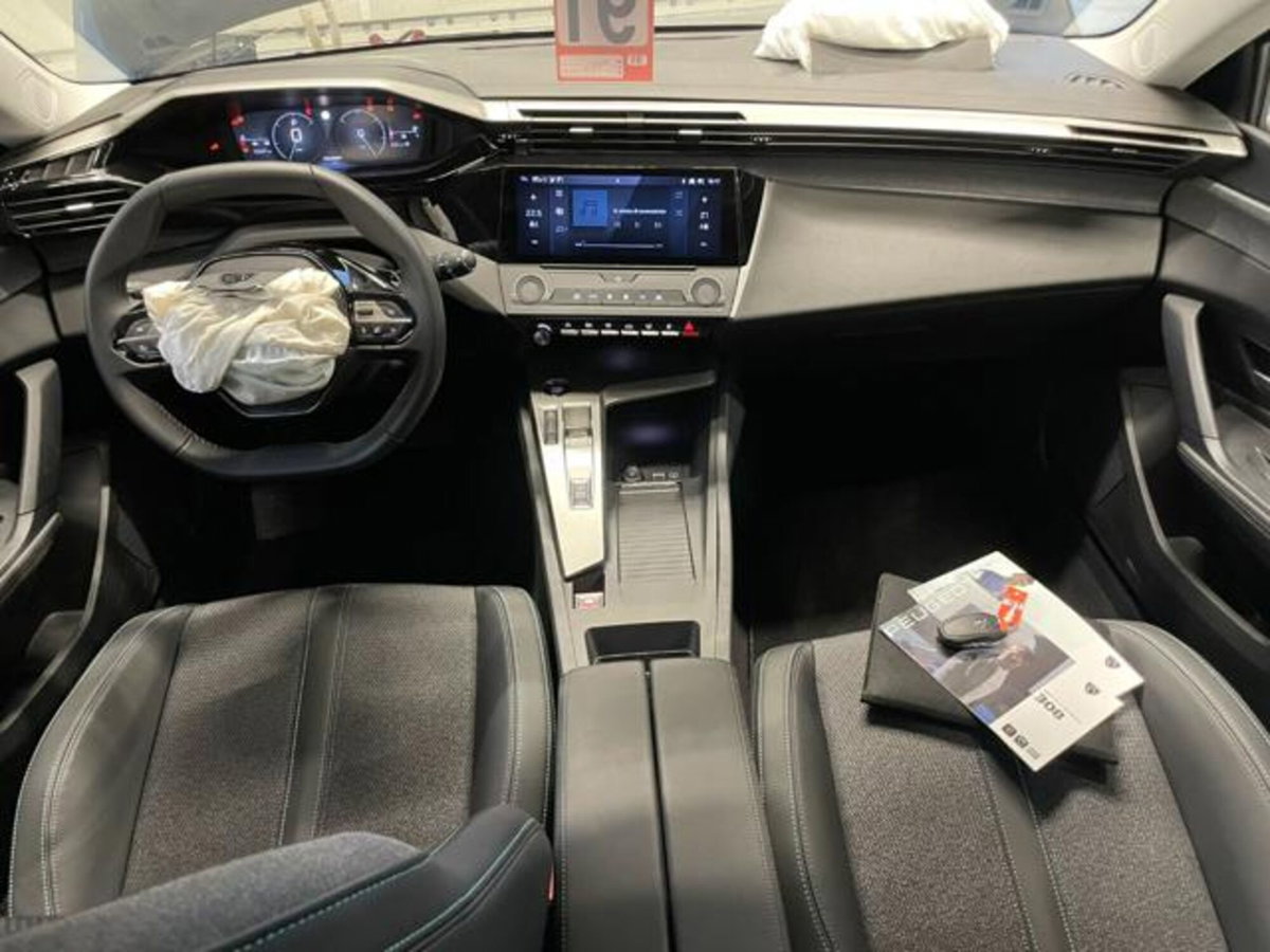 Peugeot 308 SW BlueHDi 130 S&S EAT8 Allure Pack (13)