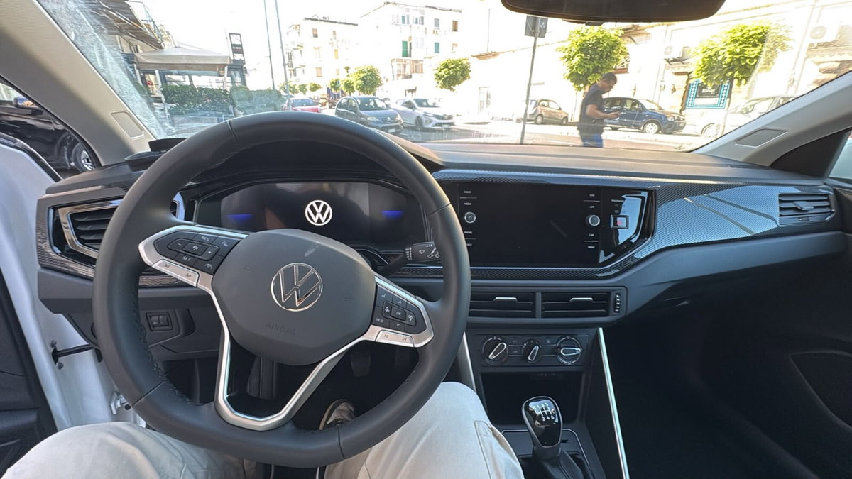 Volkswagen Taigo 1.0 tsi Life 115cv (6)
