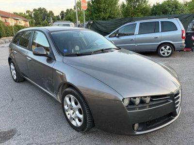 Alfa Romeo 159 SportWagon 1.9 JTDm 16V Sportwagon (10)