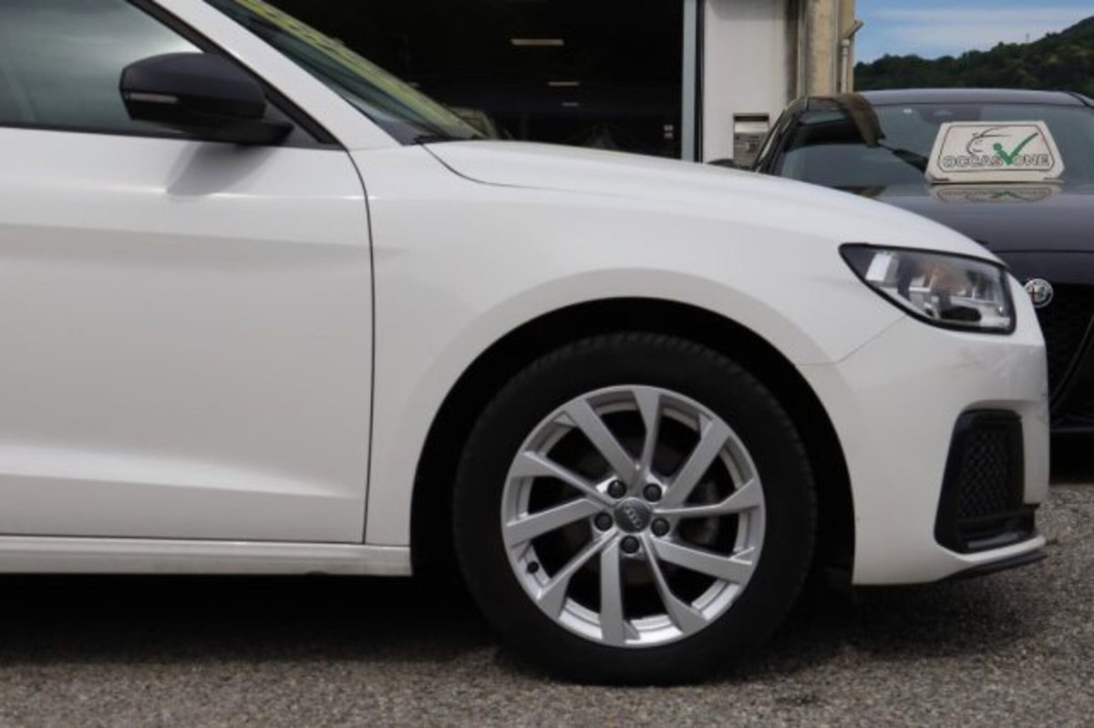 Audi A1 Sportback Sportback 25 1.0 tfsi Business (5)