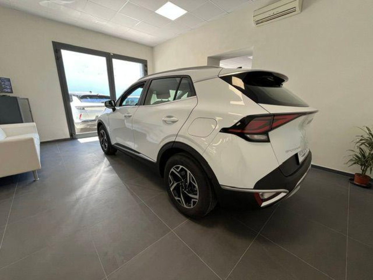 Kia Sportage 1.6 crdi mhev Business dct (3)