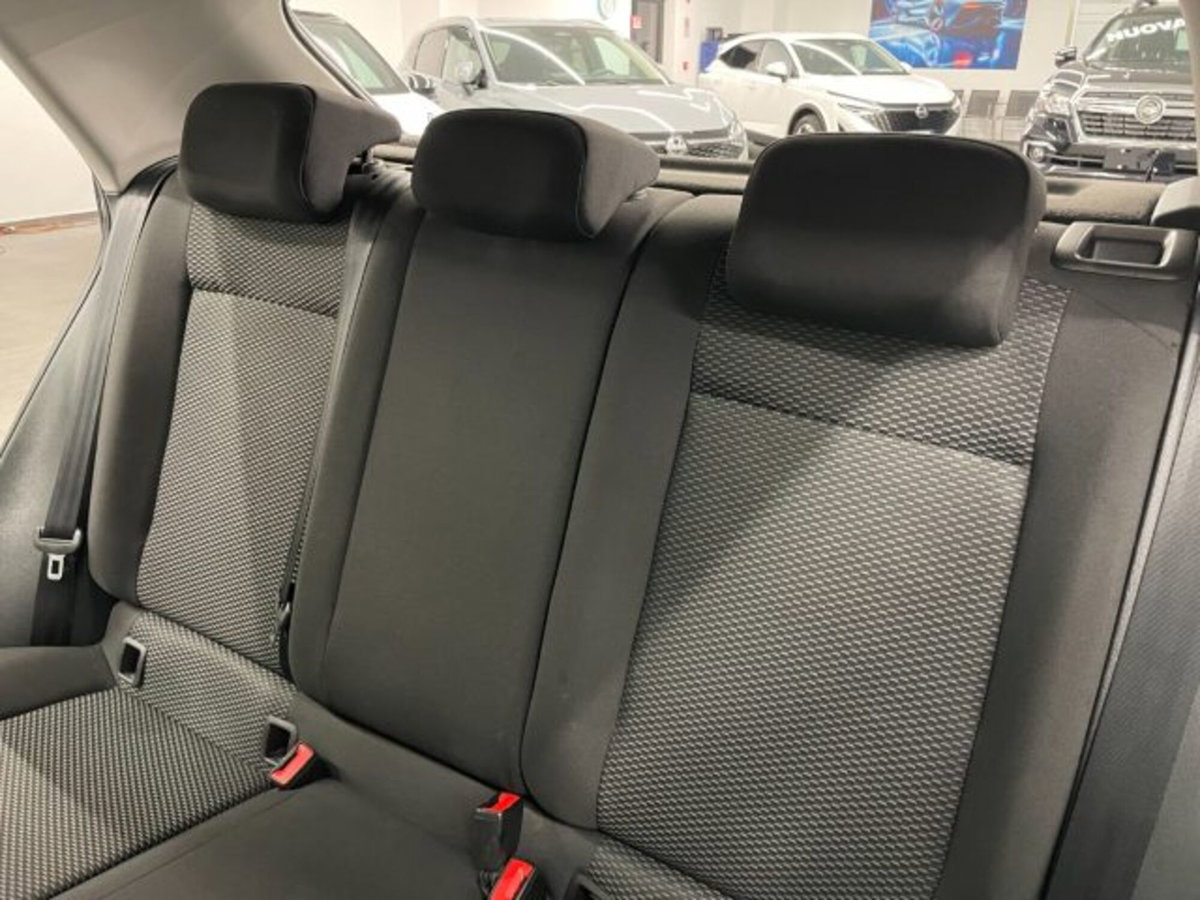 Volkswagen T-Roc 1.0 TSI Life (12)