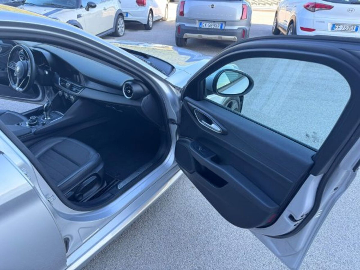 Alfa Romeo Giulia 2.2 Turbodiesel 150 CV AT8 Super (11)