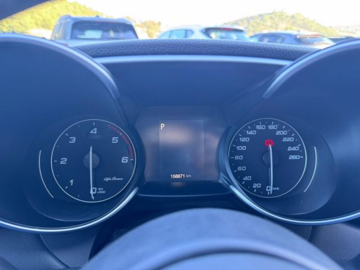 Alfa Romeo Giulia 2.2 Turbodiesel 150 CV AT8 Super (16)