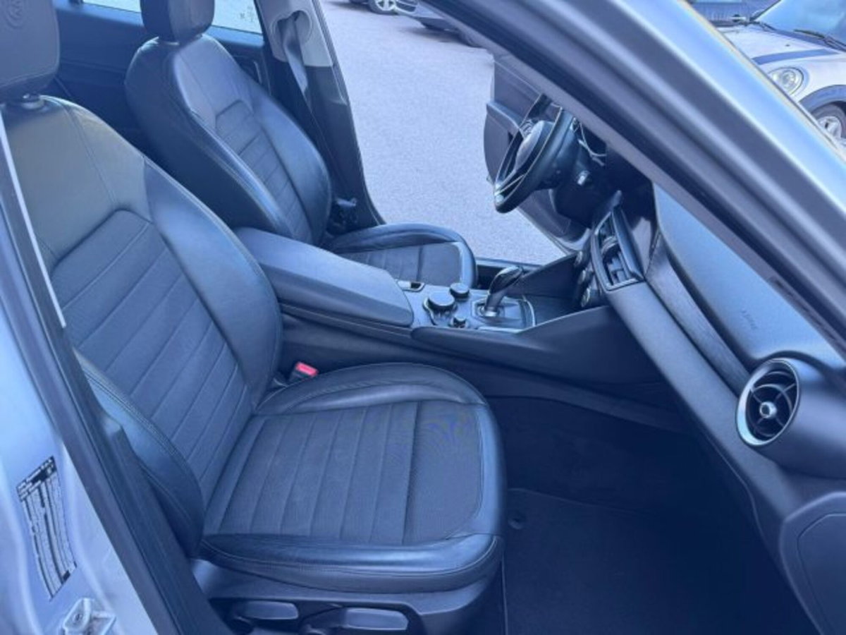 Alfa Romeo Giulia 2.2 Turbodiesel 150 CV AT8 Super (18)