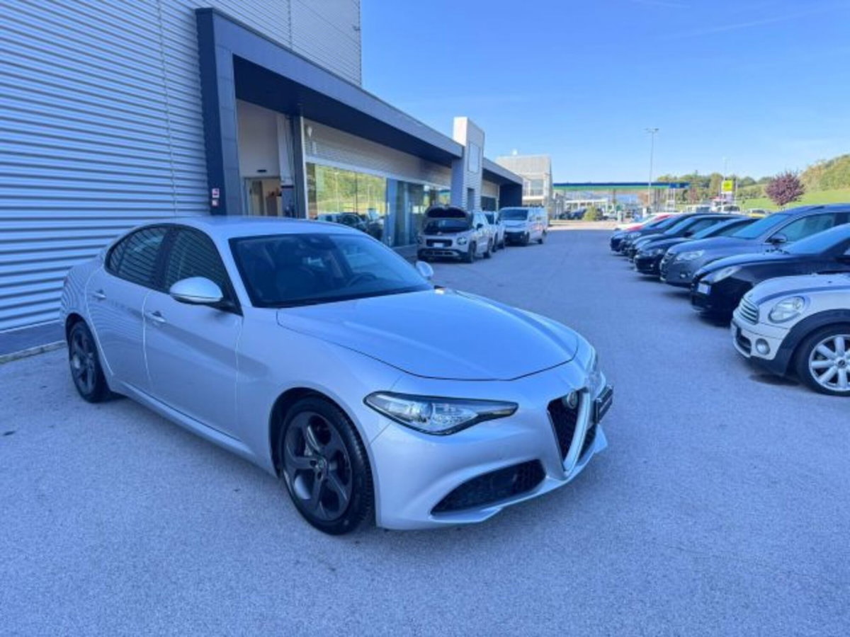 Alfa Romeo Giulia 2.2 Turbodiesel 150 CV AT8 Super (3)