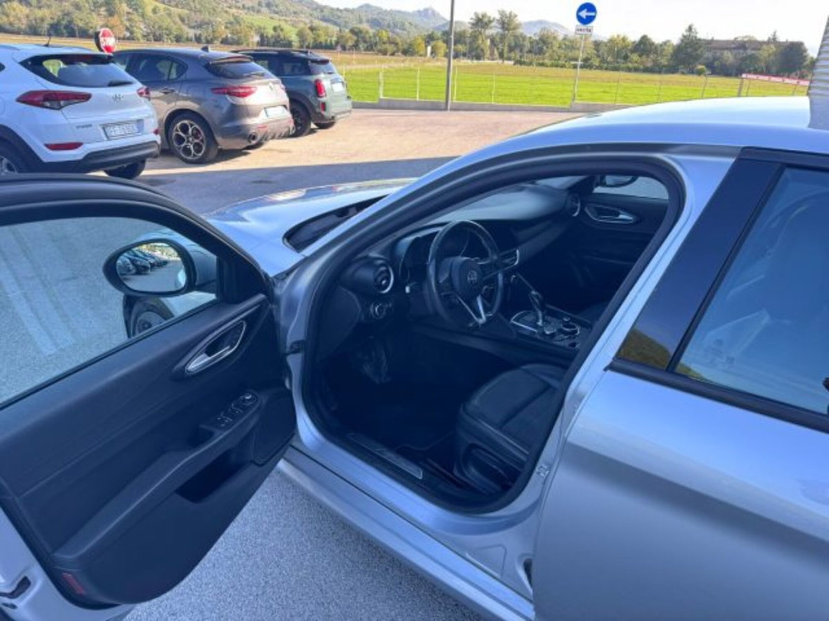 Alfa Romeo Giulia 2.2 Turbodiesel 150 CV AT8 Super (9)