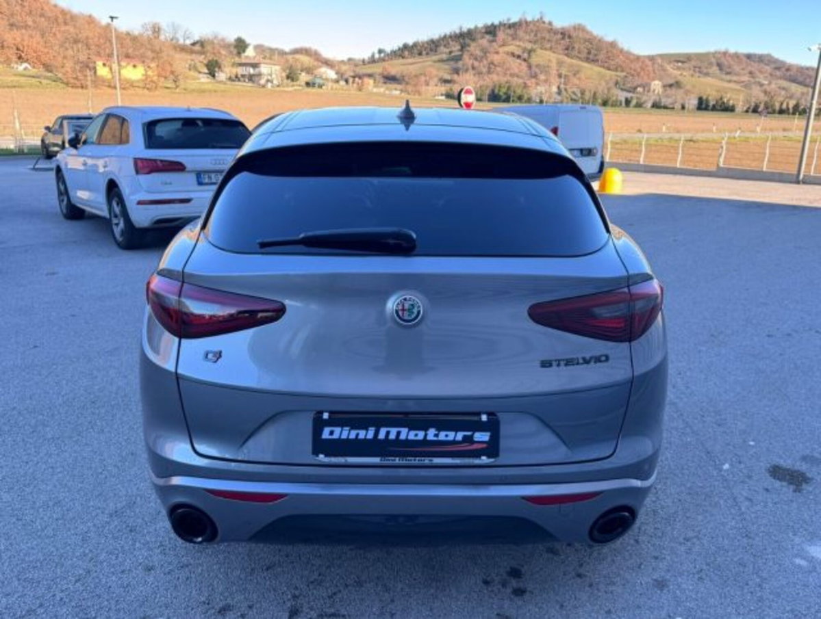 Alfa Romeo Stelvio Stelvio 2.2 Turbodiesel 210 CV AT8 Q4 Veloce (6)