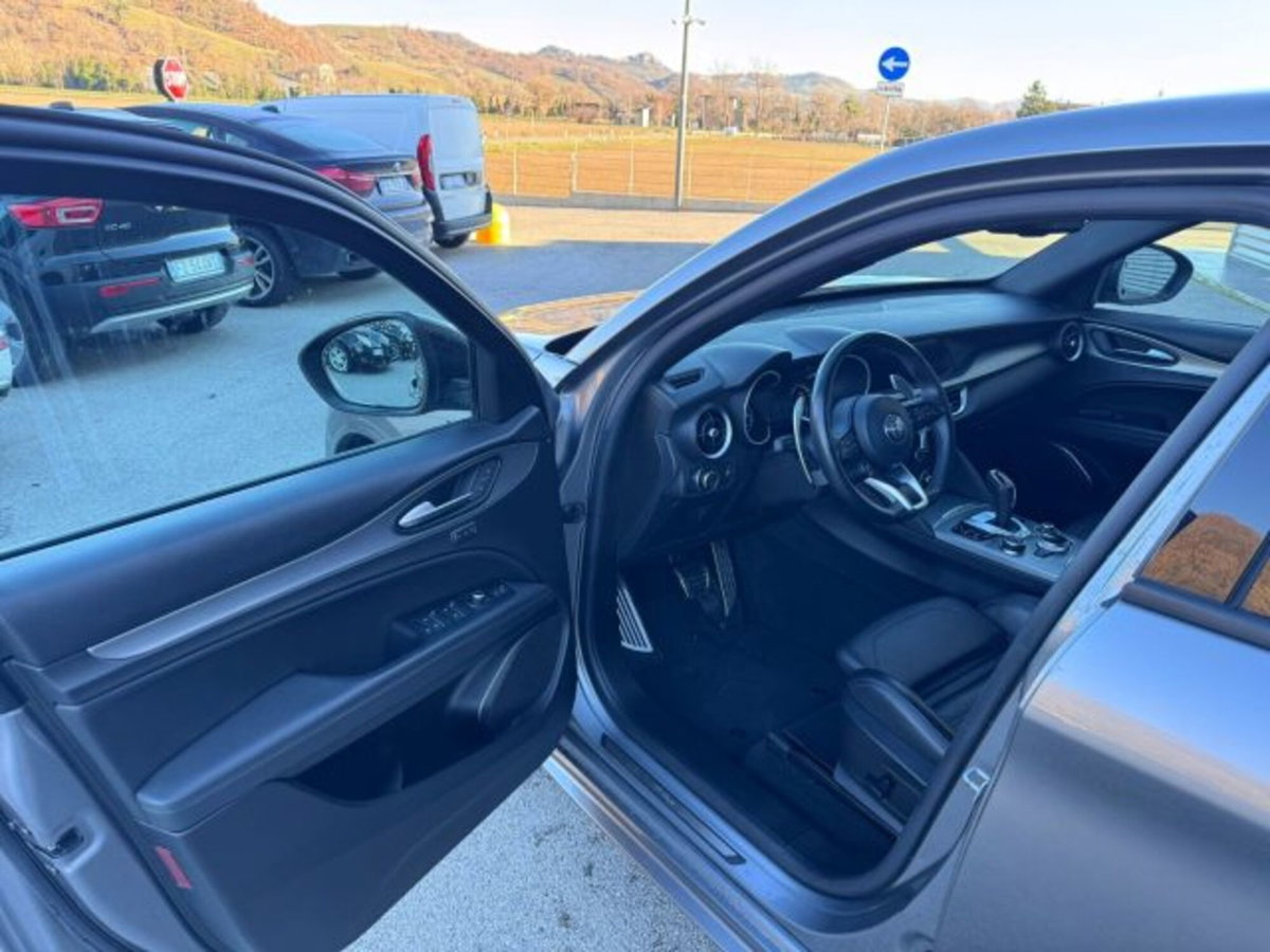 Alfa Romeo Stelvio Stelvio 2.2 Turbodiesel 210 CV AT8 Q4 Veloce (9)