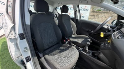 Opel Corsa 1.4 90CV GPL Tech 5 porte Cosmo (4)