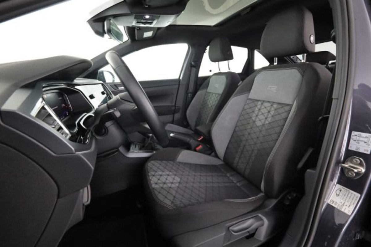 Volkswagen Taigo 1.0 tsi R-Line 115cv (2)