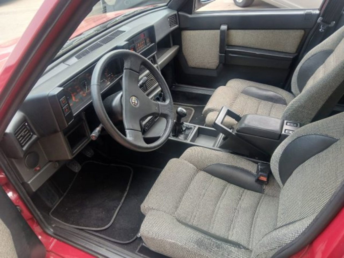 Alfa Romeo 75 1.8i turbo Evoluzione (5)